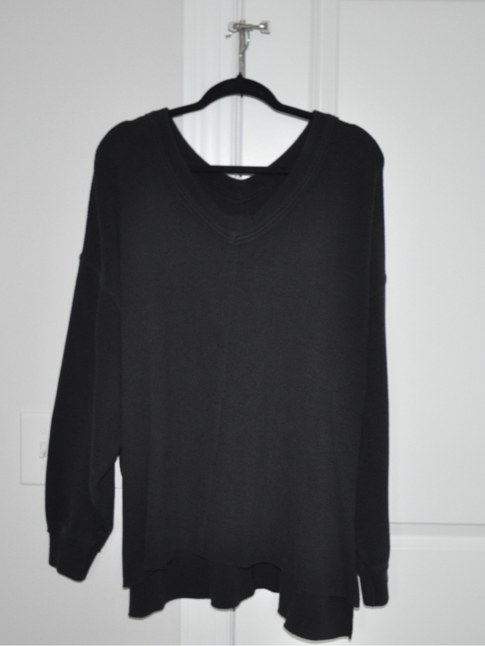 Aerie Black V-Neck Pullover Sweater